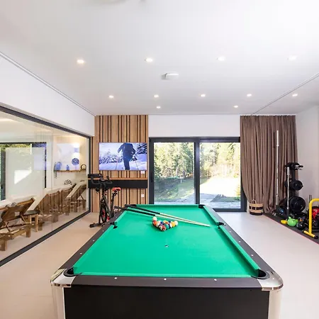 Valera Forest House Hlevci